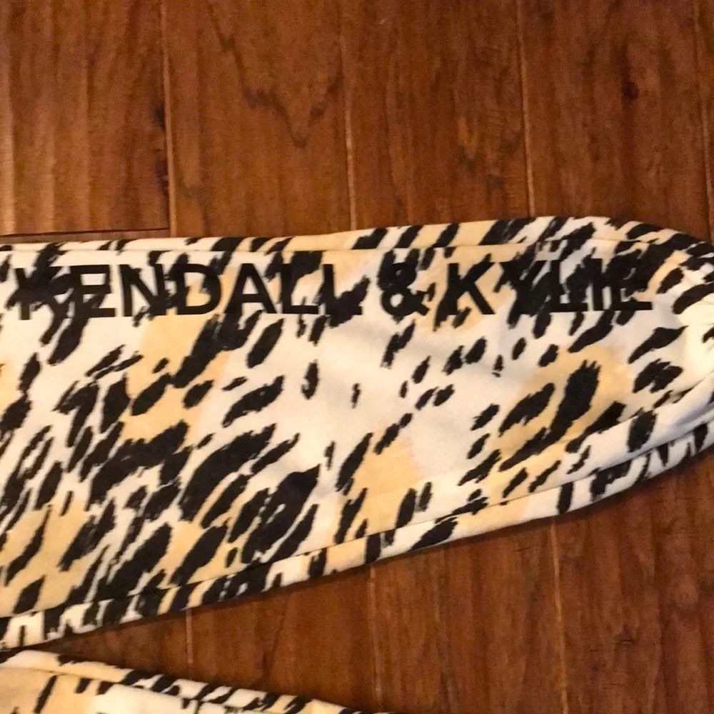 Kendall & Kylie Cheetah Print Fleeces Joggers Size M - Picture 3 of 4